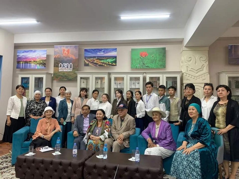 Ардагер әртістерімен кездесу